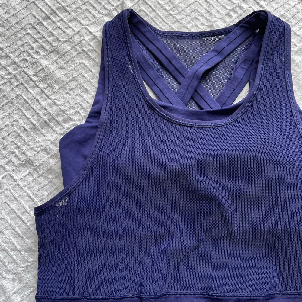 Lululemon blue 2 in 1 fast as light top mesh size 6 - Picture 5 of 12